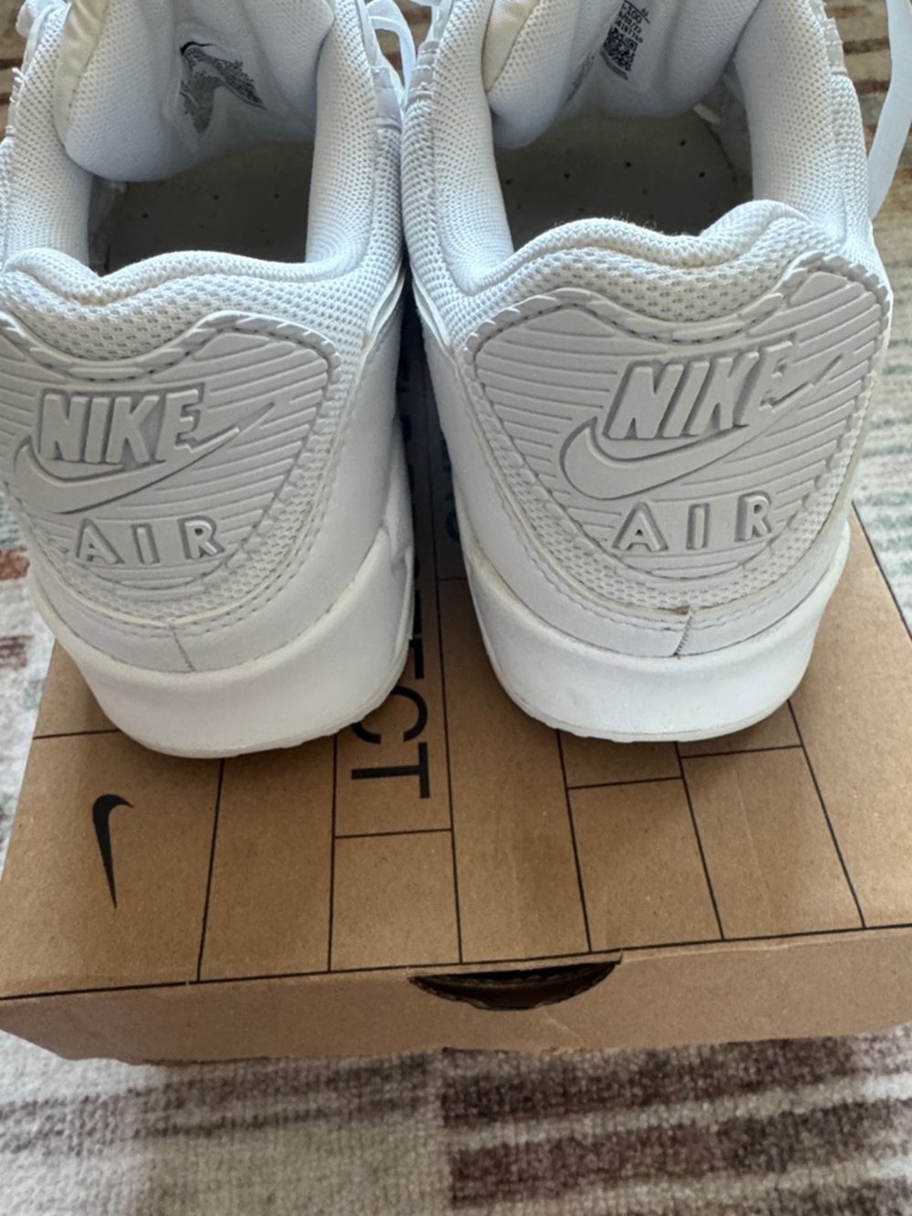 Nike Women’s Airmax 90 size 10 white - Picture 6 of 8